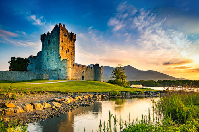 Discovering the Arts, Crafts & Treasures of Ireland