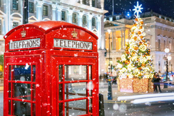 CHRISTMASTIME IN ENGLAND WITH CRAFTSY